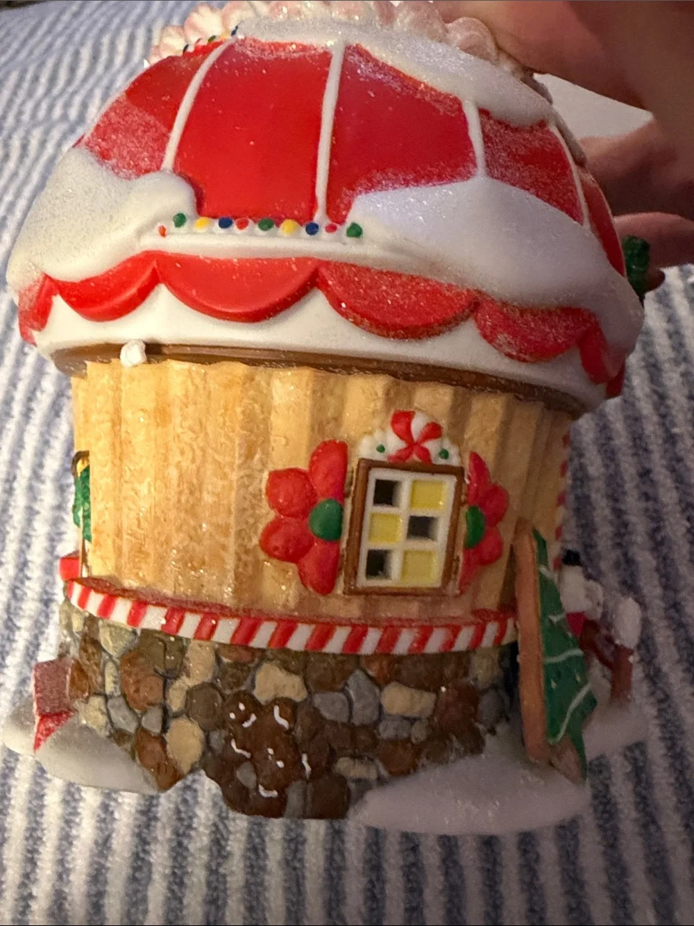 Department 56 North Pole Series Grandmas Bakery